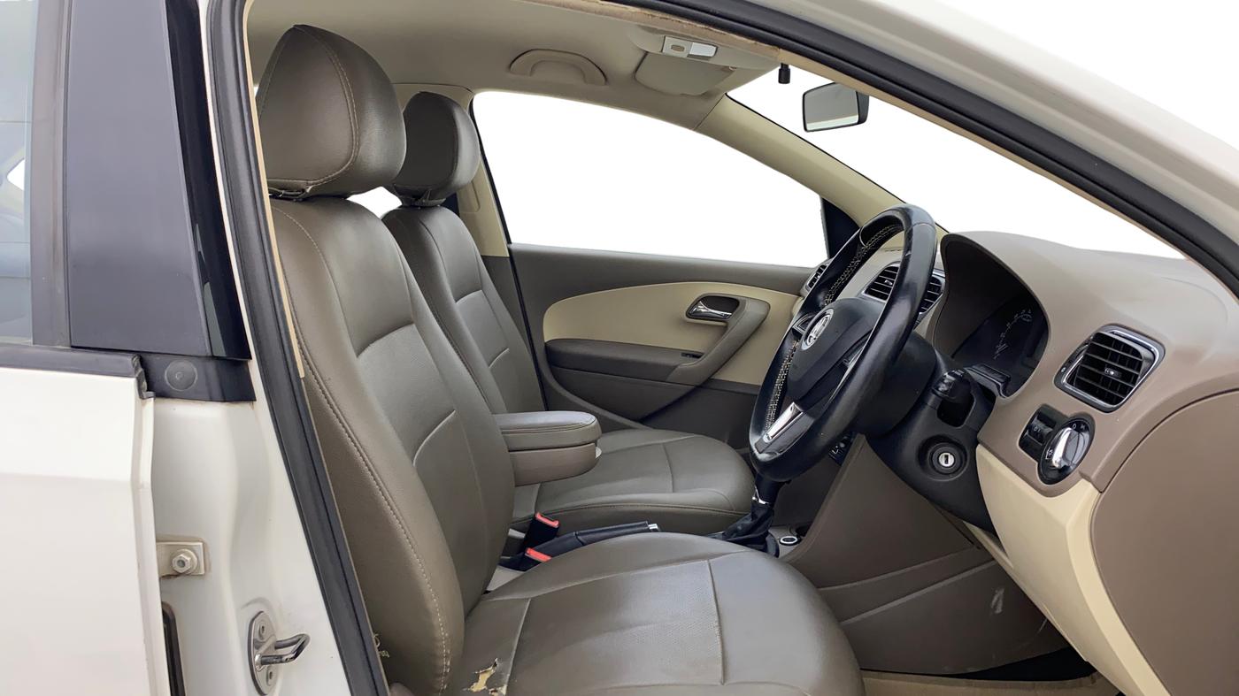 2014 Skoda Rapid 1.5 TDI CR ELEGANCE PLUS AT, Diesel, Automatic, 81,573 km, Right Side Front Door Cabin