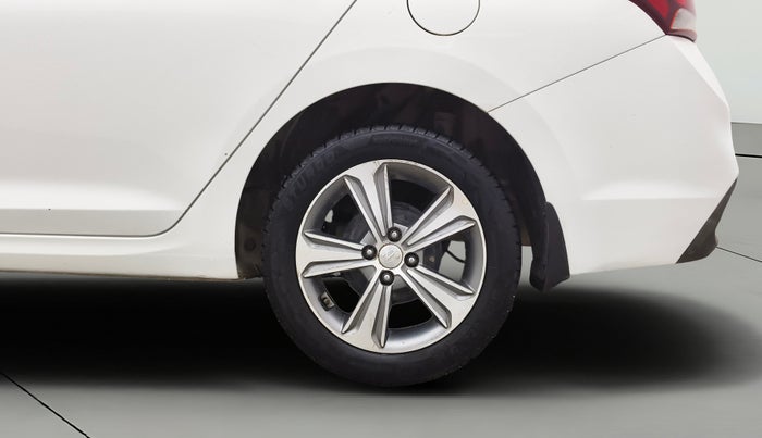 2018 Hyundai Verna 1.6 VTVT SX O, Petrol, Manual, 1,11,324 km, Left Rear Wheel