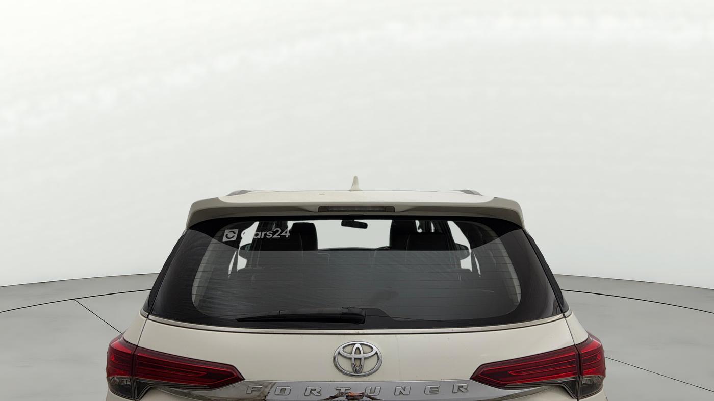 2017 Toyota Fortuner 2.7 4X2 MT, Petrol, Manual, 48,518 km, Rear Windshield