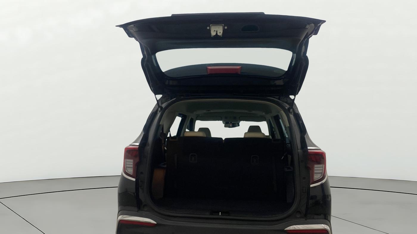 2023 KIA CARENS LUXURY PLUS 1.5 PETROL DCT 7 STR, Petrol, Automatic, 45,410 km, Boot Door Open
