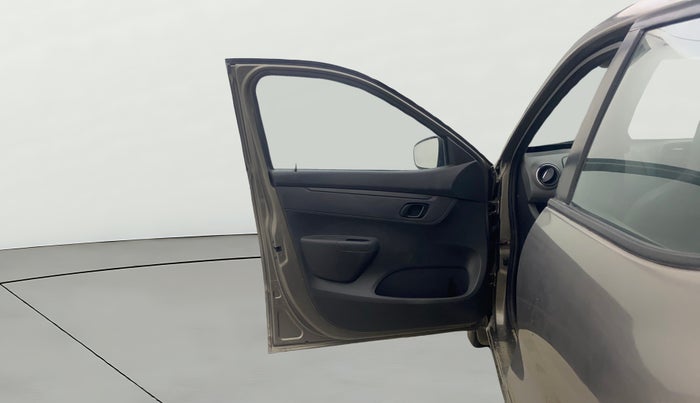 2016 Renault Kwid RXT 0.8, Petrol, Manual, 53,382 km, LHS Front Door