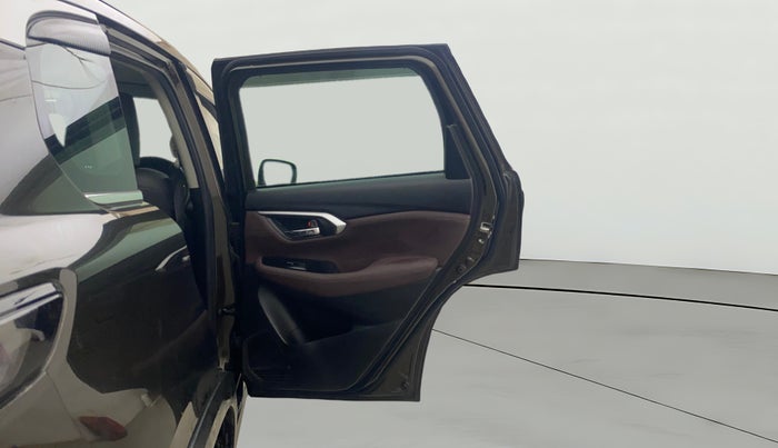 2022 Maruti Grand Vitara ALPHA SMART HYBRID AT, Petrol, Automatic, 18,513 km, RHS Rear Door