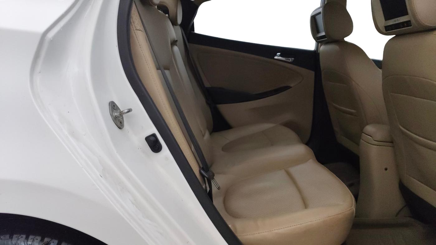 2014 Hyundai Verna FLUIDIC 1.6 VTVT SX OPT, Petrol, Manual, 47,752 km, Right Side Rear Door Cabin