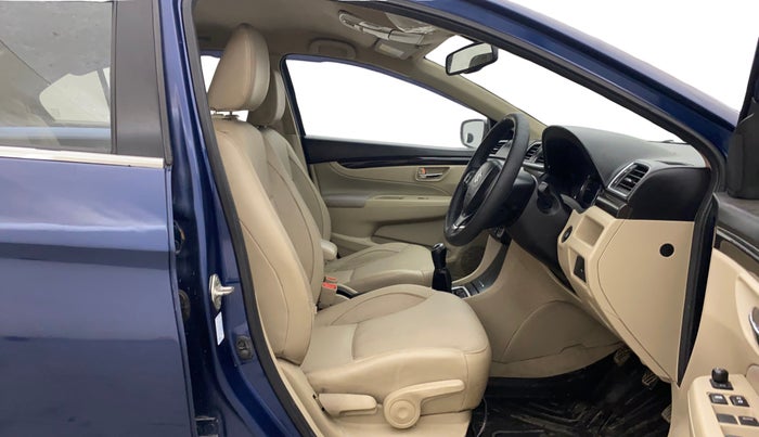 2017 Maruti Ciaz ALPHA 1.4 PETROL, Petrol, Manual, 81,573 km, Right Side Front Door Cabin