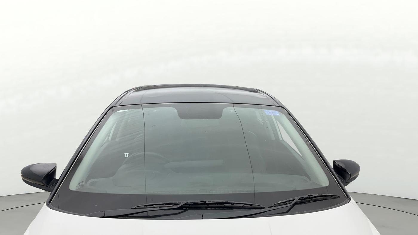 2022 Hyundai NEW I20 SPORTZ 1.2 MT, Petrol, Manual, 36,467 km, Front Windshield