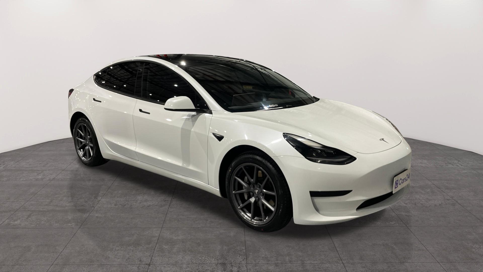 Tesla Model 3 image