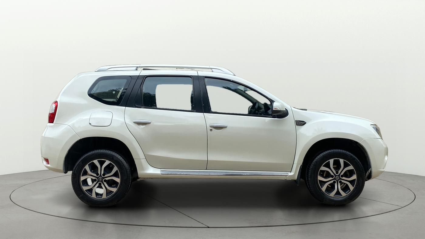 2017 Nissan Terrano XV D PREMIUM AMT, Diesel, Automatic, 1,02,165 km, Right Side View