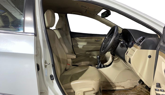 2018 Maruti Ciaz ALPHA 1.5 SHVS PETROL, Petrol, Manual, 41,792 km, Right Side Front Door Cabin