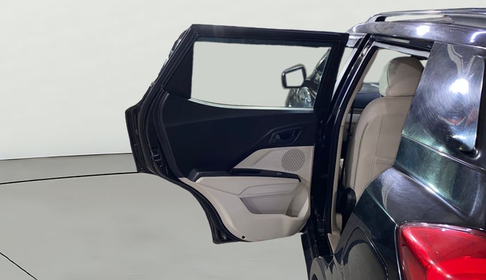 2023 Mahindra XUV300 W6 1.2 PETROL, Petrol, Manual, 8,518 km, LHS Rear Door