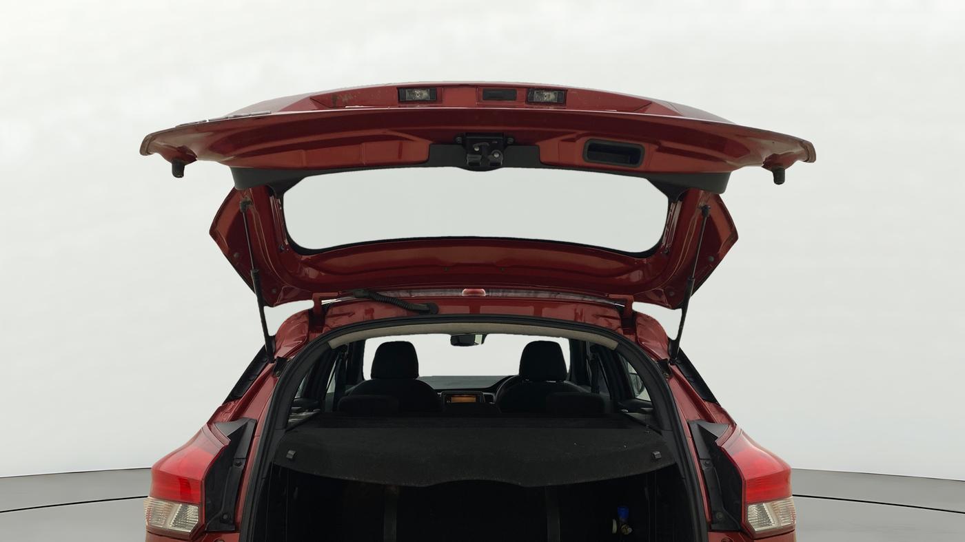 2019 Nissan Kicks XL 1.5, CNG, Manual, 55,560 km, Boot Door Open