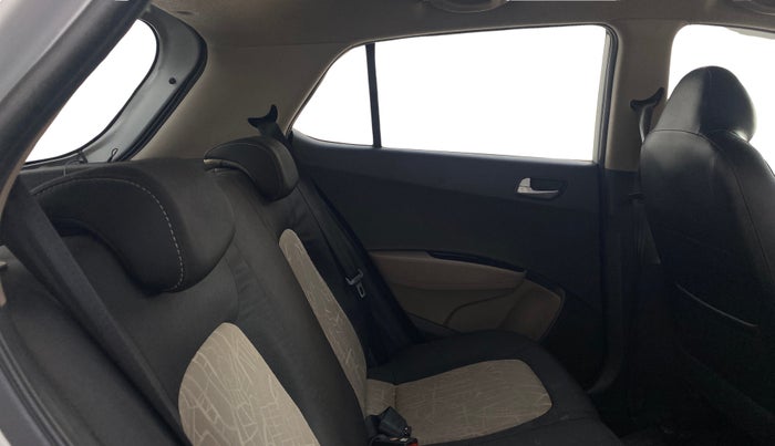 2016 Hyundai Grand i10 ASTA (O) 1.2 KAPPA VTVT, Petrol, Manual, 42,365 km, Right Side Rear Door Cabin