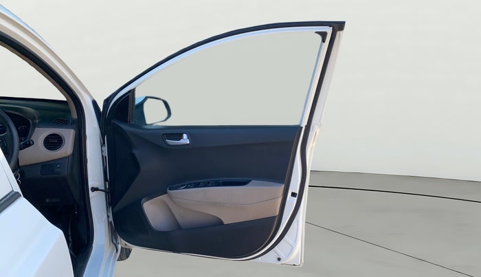 2017 Hyundai Grand i10 SPORTZ 1.2 KAPPA VTVT, Petrol, Manual, 80,359 km, RHS Front Door