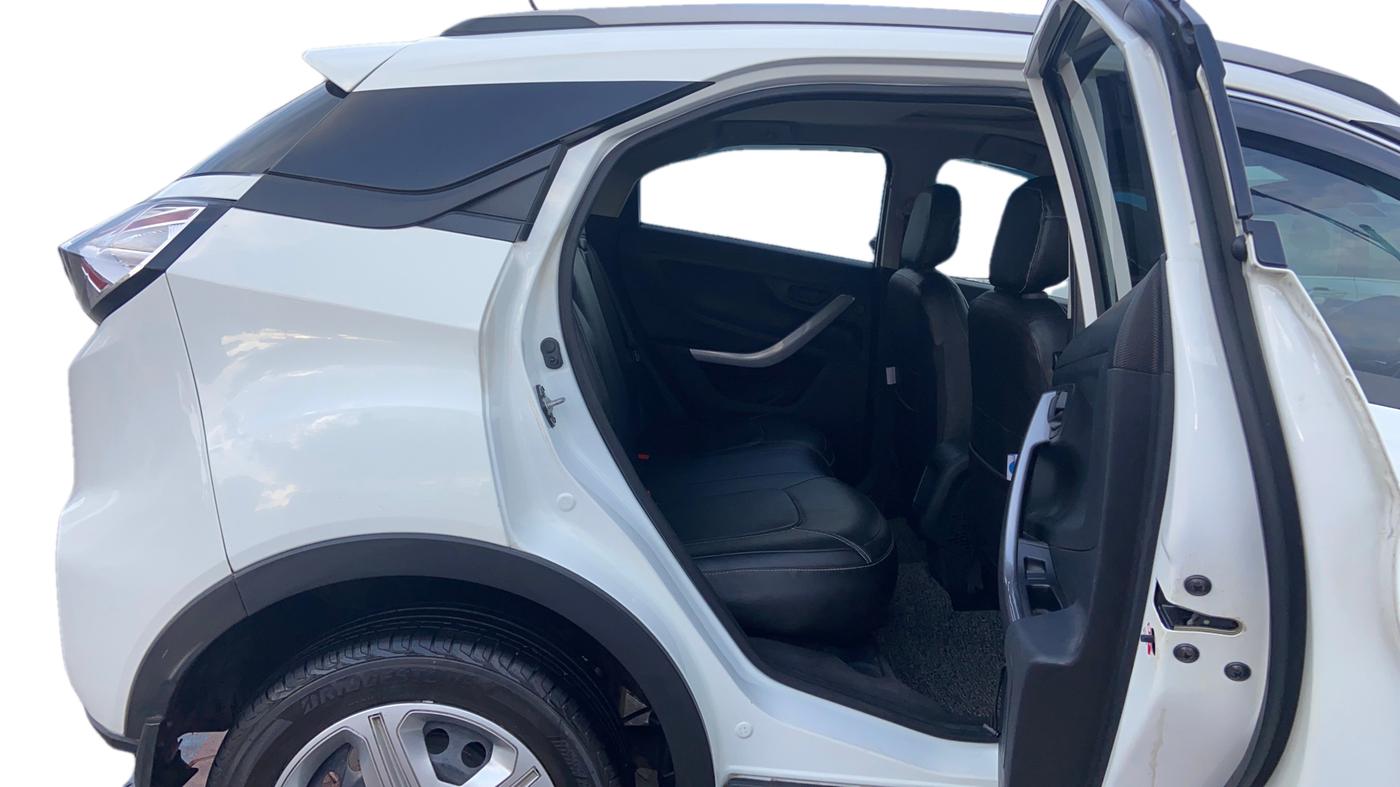 2022 Tata NEXON XMA SUNROOF PETROL, Petrol, Automatic, 27,624 km, Right Side Rear Door Cabin