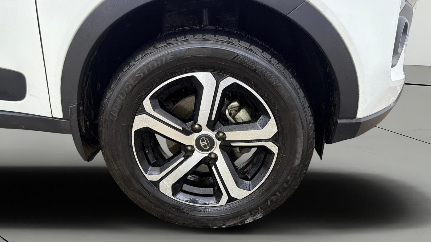 2022 Tata NEXON XZ PLUS PETROL, Petrol, Manual, 22,623 km, Right Front Wheel