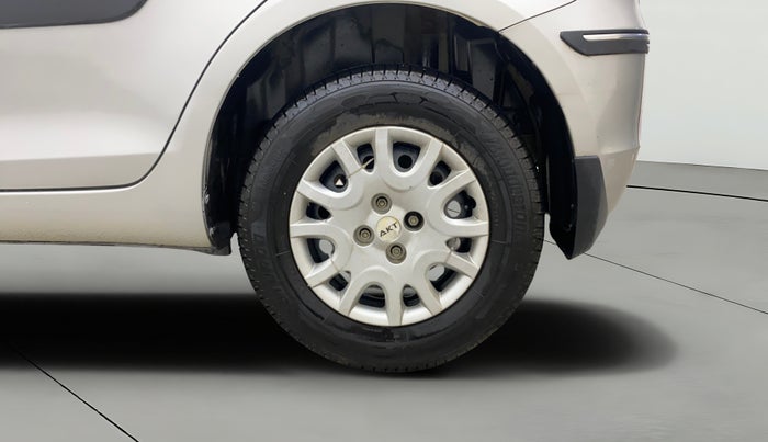 2015 Maruti Swift VXI, Petrol, Manual, 75,966 km, Left Rear Wheel