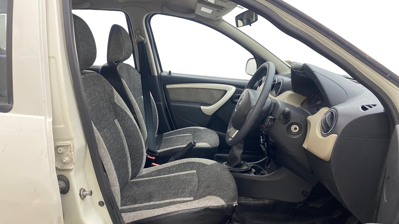 2013 Renault Duster 85 PS RXL DIESEL, Diesel, Manual, 1,49,779 km, Right Side Front Door Cabin