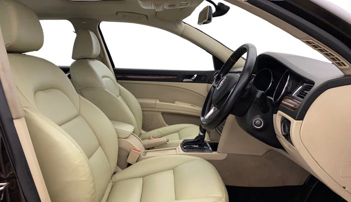 2015 Skoda Superb ELEGANCE 1.8 TSI AT, Petrol, Automatic, 71,139 km, Right Side Front Door Cabin