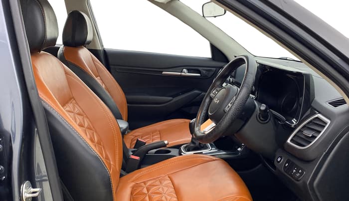 2022 KIA SELTOS HTK PLUS 1.5 DIESEL, Diesel, Manual, 39,873 km, Right Side Front Door Cabin