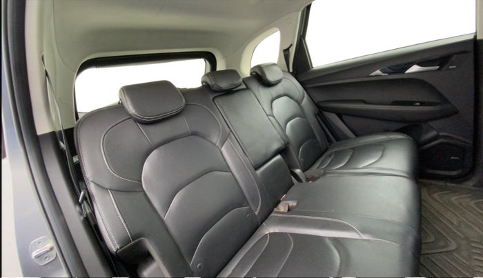 2020 MG HECTOR SHARP 1.5 DCT PETROL, Petrol, Automatic, 96,949 km, Right Side Rear Door Cabin