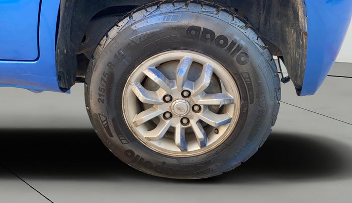 2016 Mahindra TUV300 T8, Diesel, Manual, 91,139 km, Left Rear Wheel