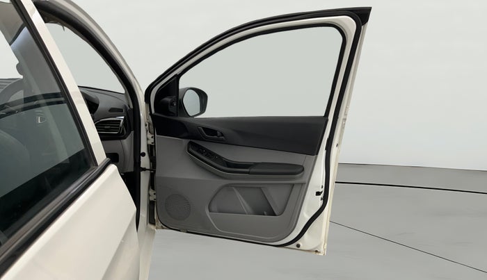 2022 Tata Tiago XT CNG, CNG, Manual, 27,376 km, RHS Front Door