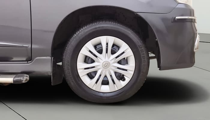 2015 Toyota Innova 2.5 GX 7 STR, Diesel, Manual, 93,285 km, Right Front Wheel