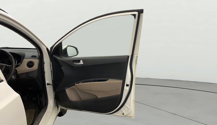 2018 Hyundai Grand i10 SPORTZ 1.2 KAPPA VTVT, CNG, Manual, 35,647 km, RHS Front Door