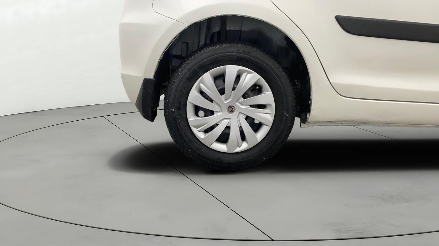 2016 Maruti Swift VXI, Petrol, Manual, 46,012 km, Right Rear Wheel