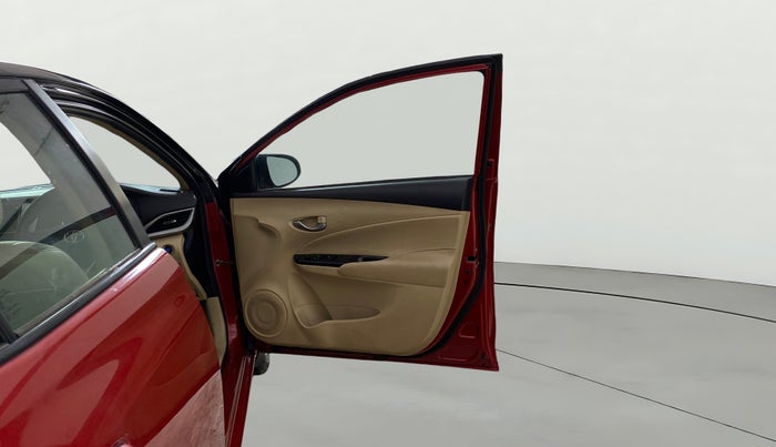 2019 Toyota YARIS V MT, Petrol, Manual, 30,300 km, RHS Front Door