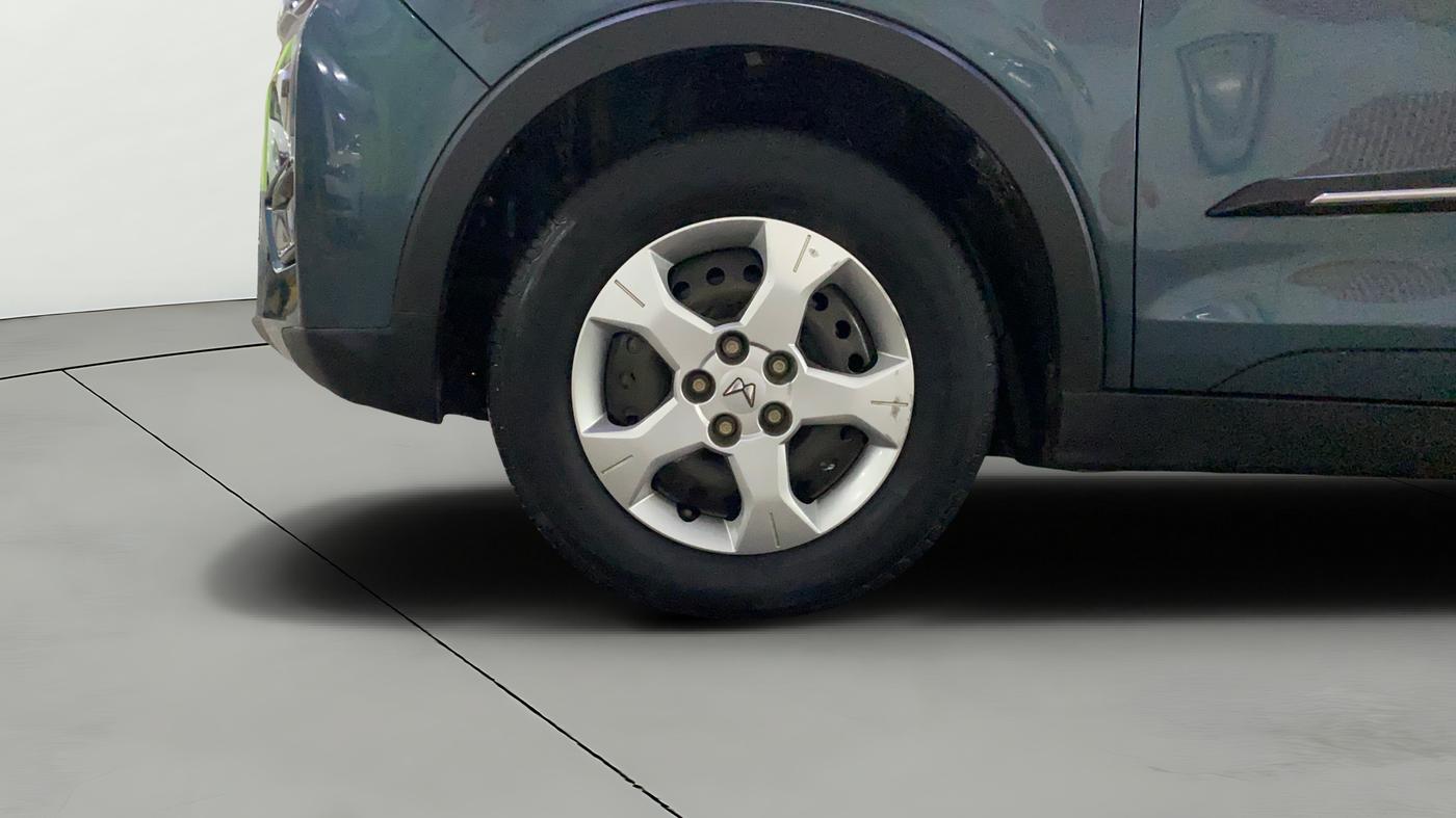 2022 Mahindra XUV300 W6 1.5 DIESEL AMT, Diesel, Automatic, 17,803 km, Left Front Wheel