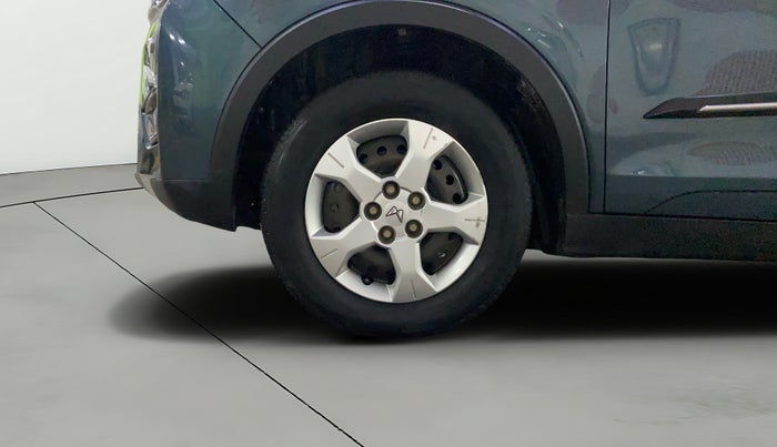 2022 Mahindra XUV300 W6 1.5 DIESEL AMT, Diesel, Automatic, 17,740 km, Left Front Wheel