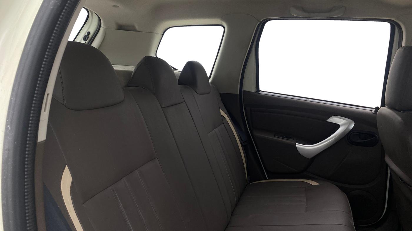 2016 Renault Duster RXE PETROL, Petrol, Manual, 25,165 km, Right Side Rear Door Cabin