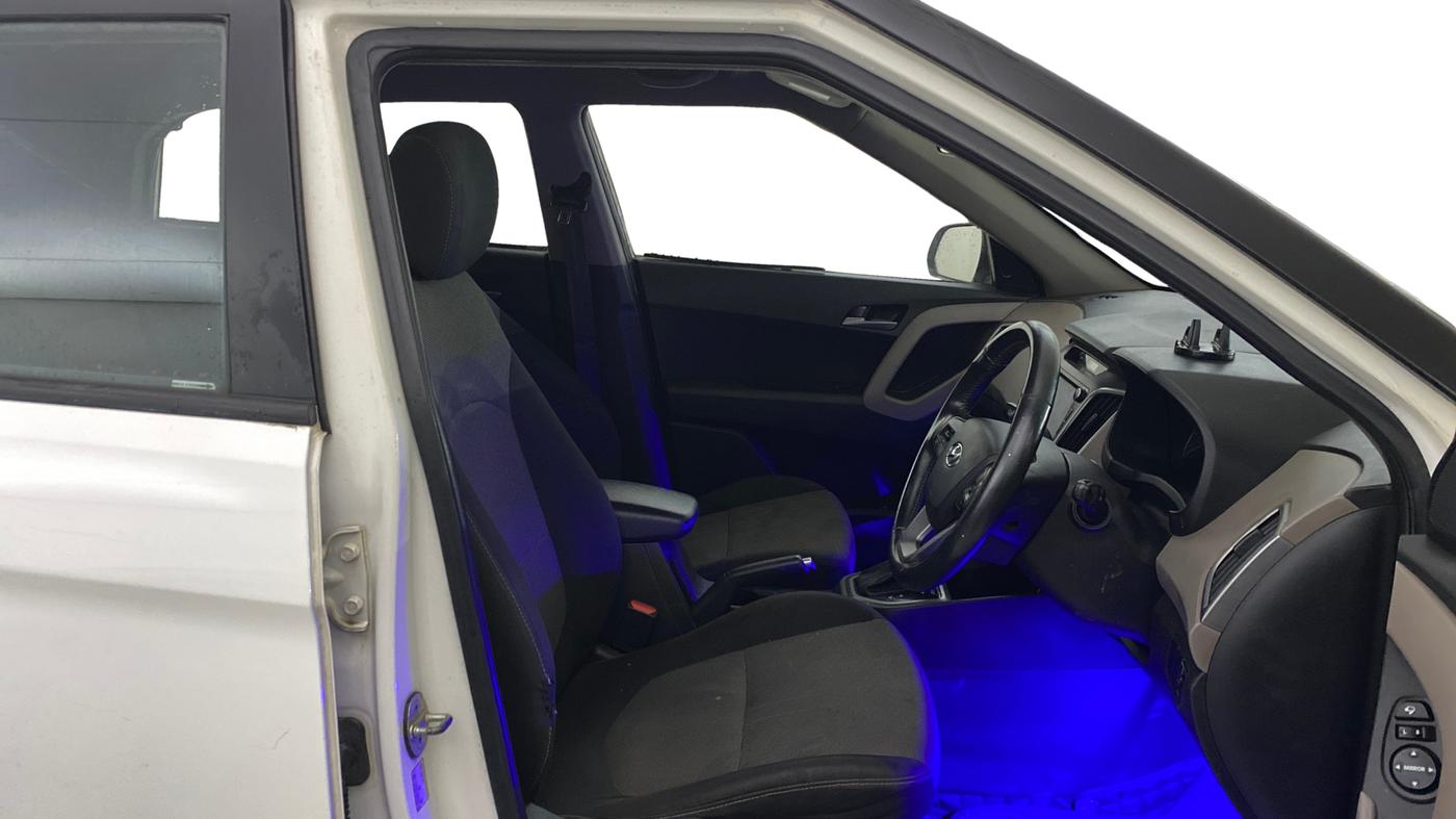 2017 Hyundai Creta SX PLUS AT 1.6 DIESEL, Diesel, Automatic, 1,16,848 km, Right Side Front Door Cabin