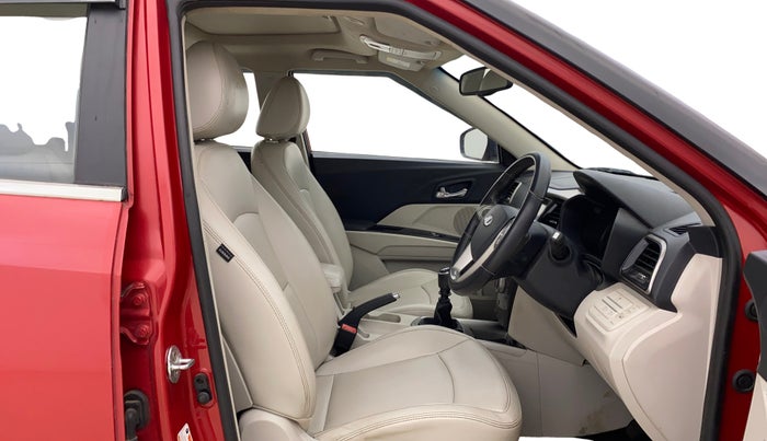 2019 Mahindra XUV300 W8 (O) 1.2 PETROL, Petrol, Manual, 47,794 km, Right Side Front Door Cabin