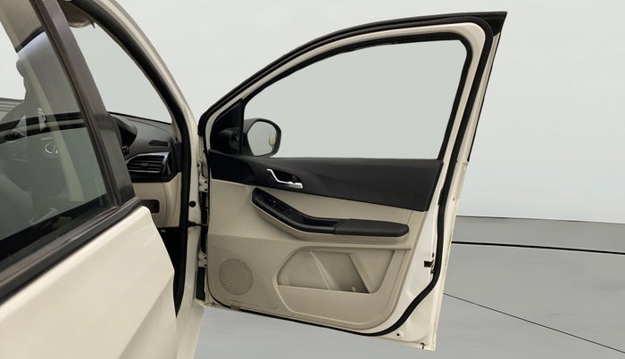 2022 Tata Tiago XZ PLUS CNG, CNG, Manual, 53,097 km, RHS Front Door