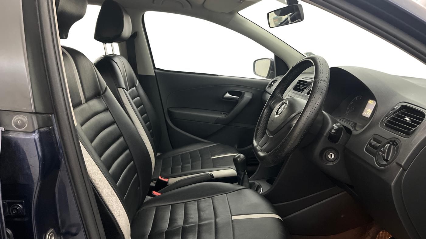 2015 Volkswagen Polo COMFORTLINE 1.2L, Petrol, Manual, 57,450 km, Right Side Front Door Cabin