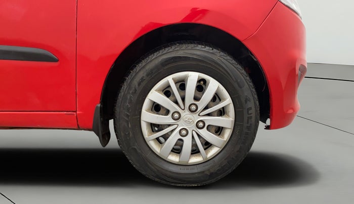 2013 Hyundai i10 MAGNA 1.1, Petrol, Manual, 1,04,719 km, Right Front Wheel