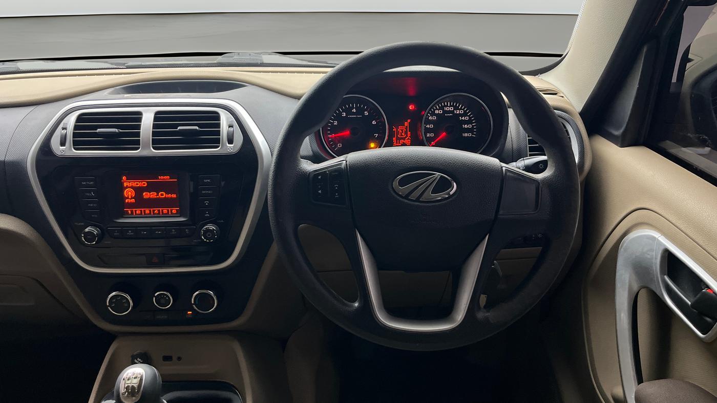 2017 Mahindra TUV300 T8 DUAL TONE, Diesel, Manual, 1,12,490 km, Steering Wheel Close Up