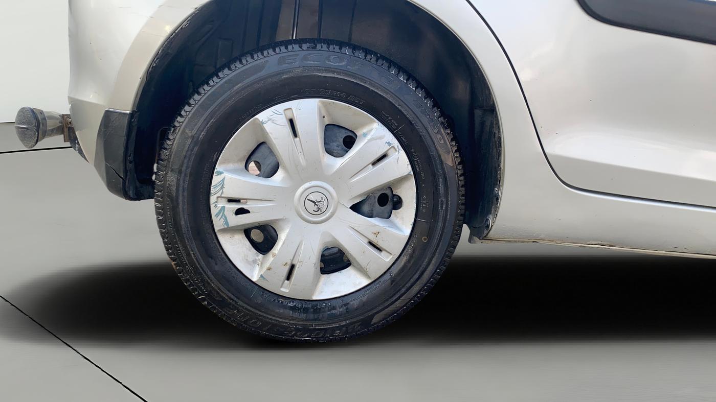 2014 Maruti Swift VXI, Petrol, Manual, 77,790 km, Right Rear Wheel