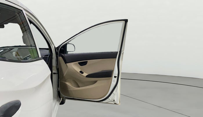 2016 Hyundai Eon MAGNA +, Petrol, Manual, 89,786 km, RHS Front Door