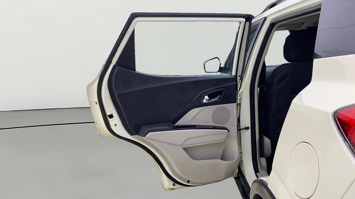 2021 Mahindra XUV300 W8 (O) 1.2 PETROL, Petrol, Manual, 78,893 km, LHS Rear Door