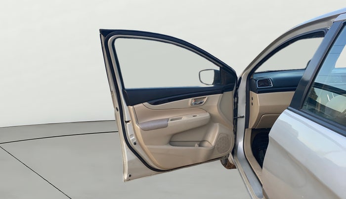 2017 Maruti Ciaz VXI+, CNG, Manual, 1,19,601 km, LHS Front Door