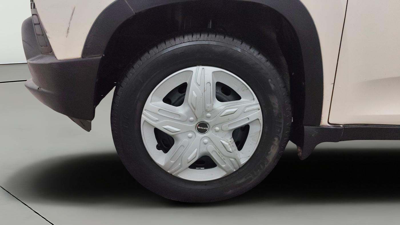 2016 Mahindra Kuv100 K4 5 STR, Petrol, Manual, 44,283 km, Left Front Wheel