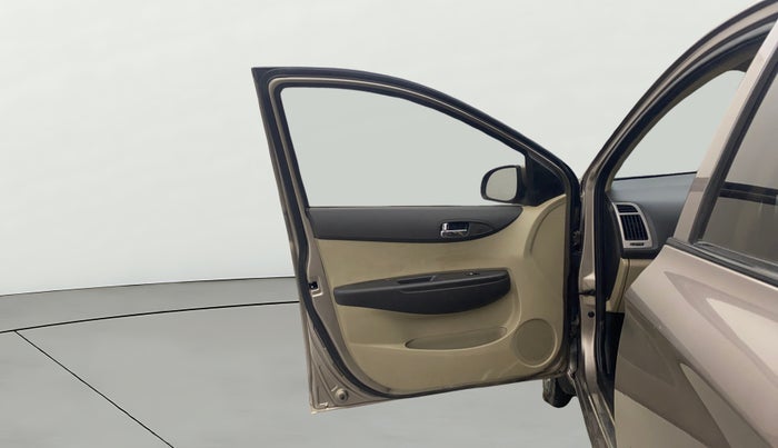 2012 Hyundai i20 MAGNA 1.4 CRDI, Diesel, Manual, 1,49,760 km, LHS Front Door