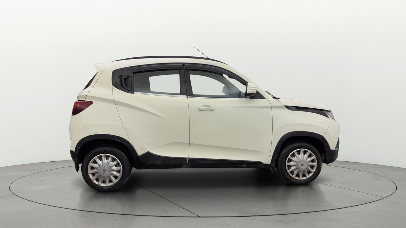 2016 Mahindra Kuv100 K6 D 6 STR, Diesel, Manual, 68,044 km, Right Side View