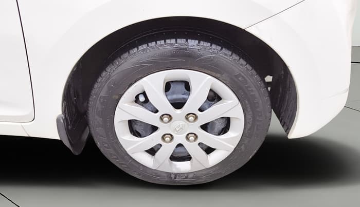2018 Hyundai Eon MAGNA +, Petrol, Manual, 25,858 km, Right Front Wheel