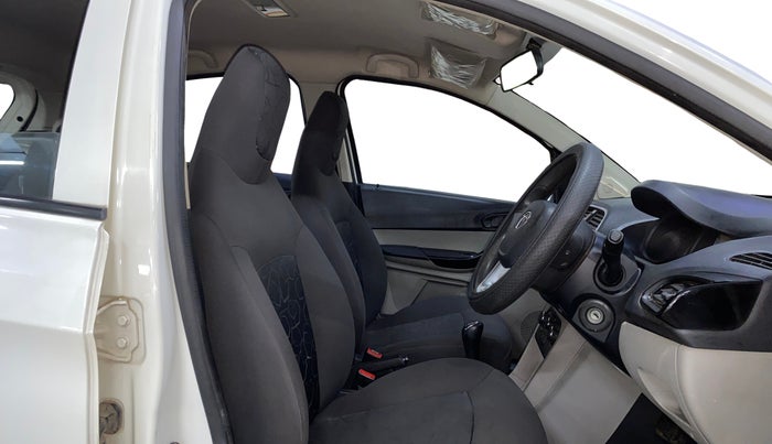 2017 Tata Tiago XT PETROL, Petrol, Manual, 45,432 km, Right Side Front Door Cabin