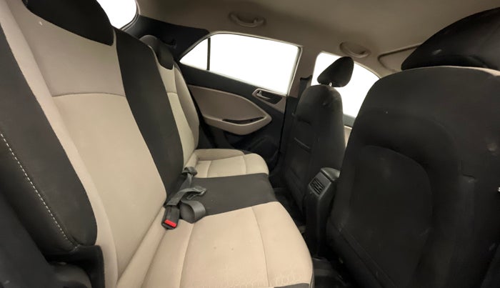 2015 Hyundai Elite i20 SPORTZ 1.2 (O), CNG, Manual, 72,732 km, Right Side Rear Door Cabin