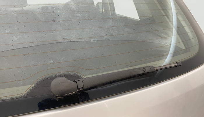 2016 Volkswagen Polo COMFORTLINE 1.2L, Petrol, Manual, 87,064 km, Rear Wiper