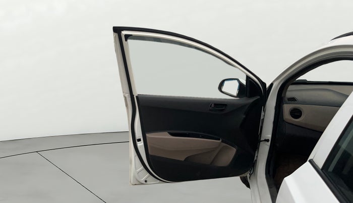 2018 Hyundai Grand i10 MAGNA 1.2 KAPPA VTVT, Petrol, Manual, 1,10,034 km, LHS Front Door